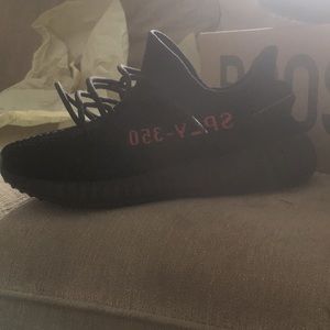 Yeezy boost 350 V2 Breds DEADSTOCK
